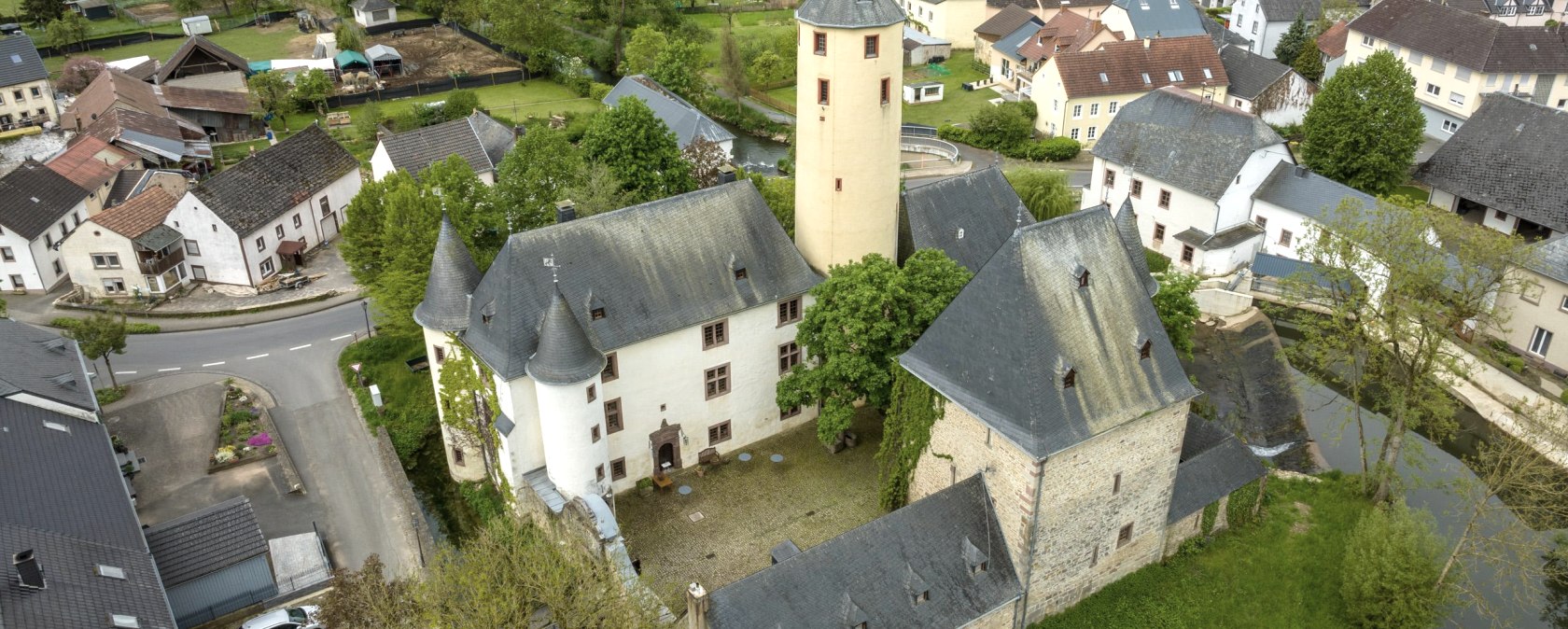 Luftaufnahme Schloss Hamm, © Eifel Tourismus GmbH, Dominik Ketz
